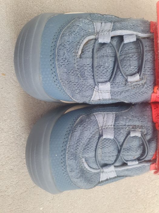 Buty turystyczne Quechua 33