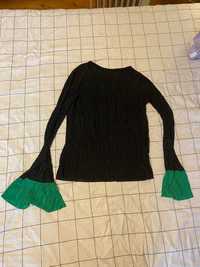 A black blouse with green flared sleeves Zara style