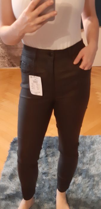 Czarne skórzane spodnie