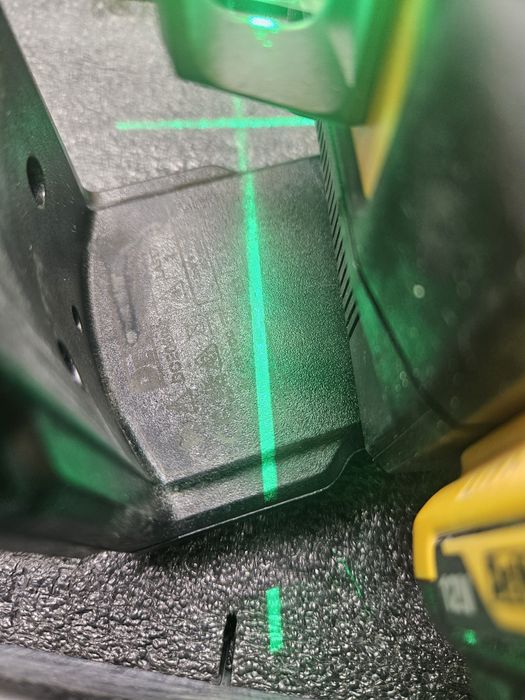Dewalt DCE089G poziomica laserowa laser 360 stopni zielony