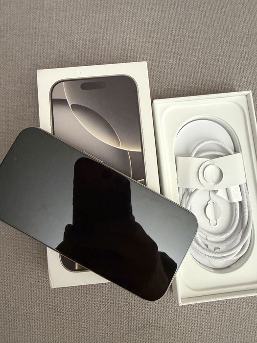 Iphone 16 PRO - 256 GB - Natural Titanium