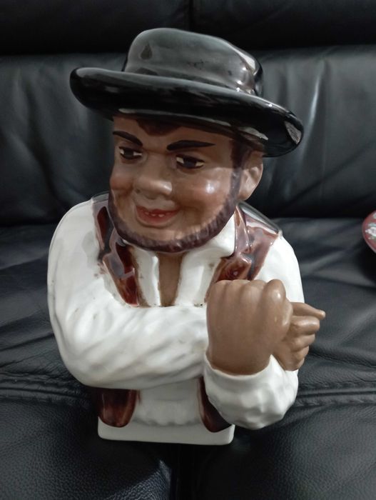 Zé Povinho -Bordado Pinheiro