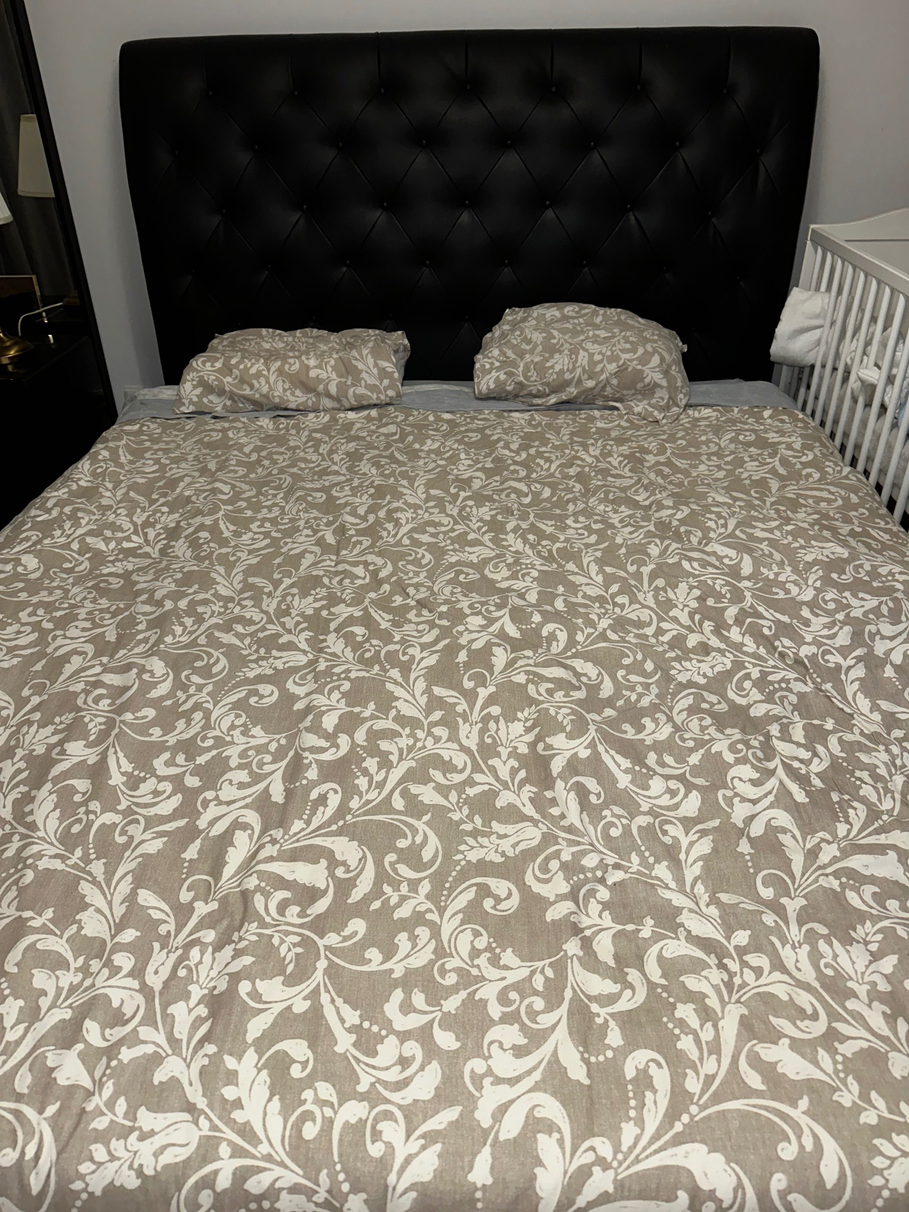 Cama casal como nova