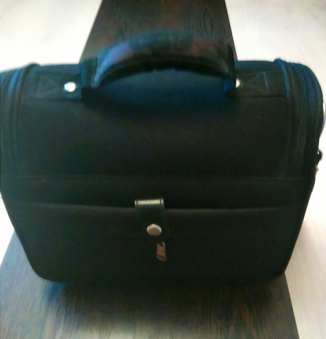 Сумка чемоданчик ручная кладь через плечо.