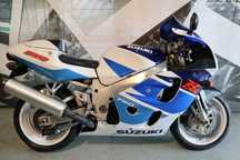 Suzuki GSX-R Suzuki GSX-R Srad Armed Bike FILM raty Warszawa
