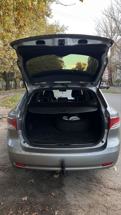 Toyota Avensis універсал 2011 дизель