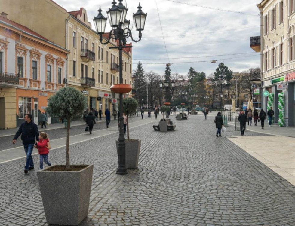 Приміщення під єлітний ресторан на набережній в самому центрі Ужгорода