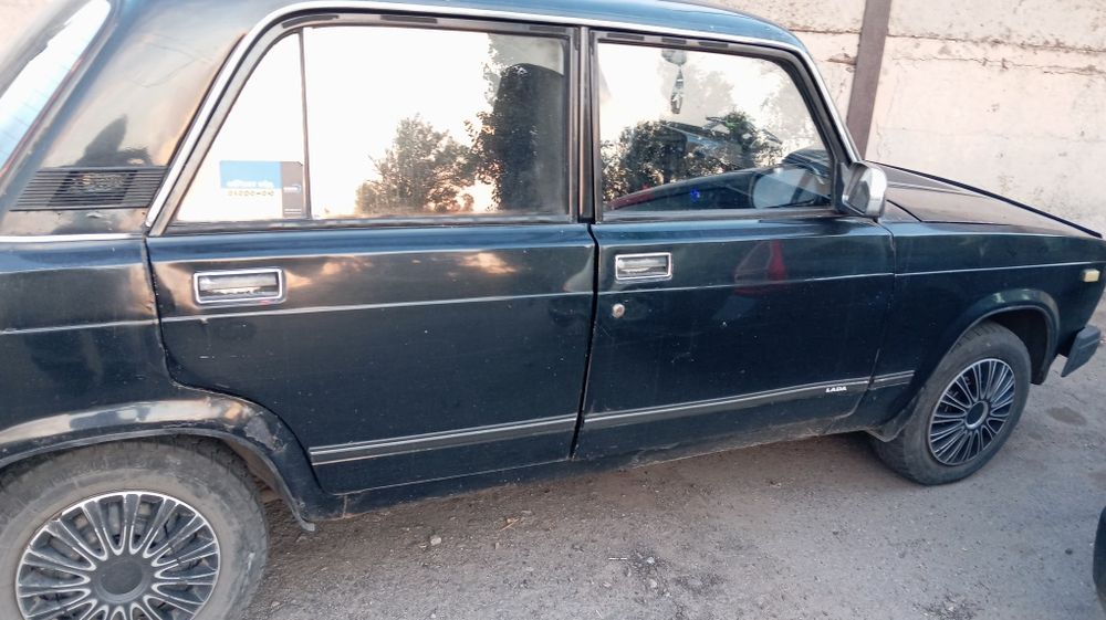 Продаю авто ваз 2105 срочно.