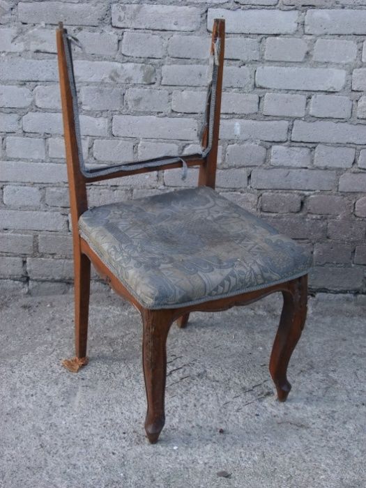 Krzesło stylowe rzeźbione