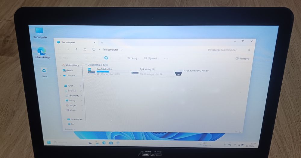 Laptop 15,6" Asus F555D 8 gb ram 500 gb Windows 11