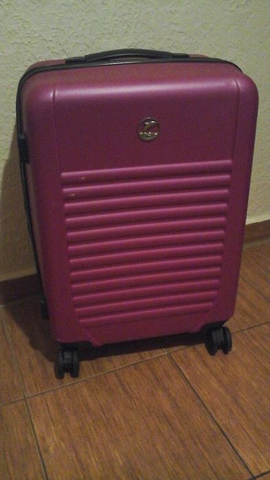Валіза на колісах чемодан на калесах