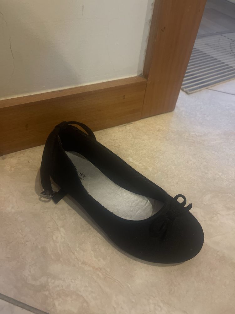 Sapato preto menina