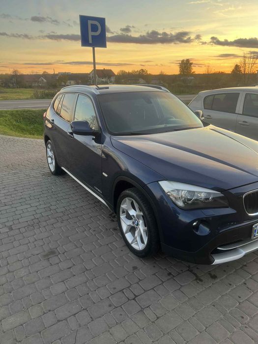 BMW X1 aвтомобіль легковий
