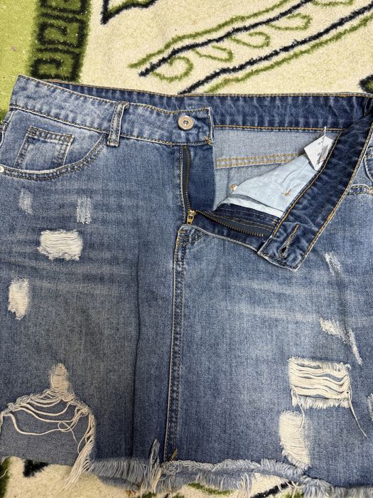 Джинсова юбка.