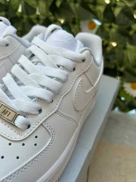Buty meskie Nike Air Force 1 Low White R.38