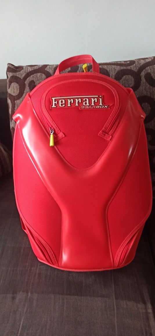 Plecak Ferrari jak Nowy