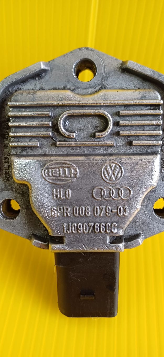 Czujnik poziom oleju Audi, VW 1,9 TDI 1J0907660C
