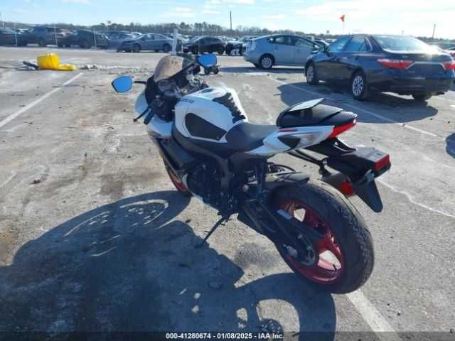 Suzuki GSX-R600 2024