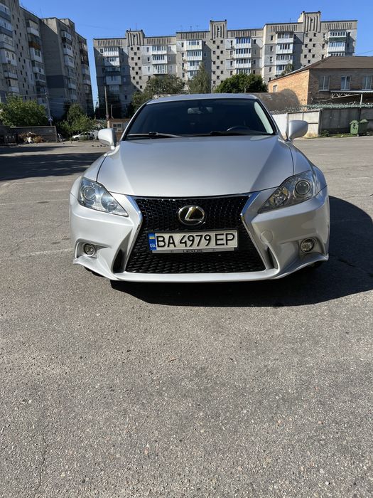 Lexus is 220d 2008года