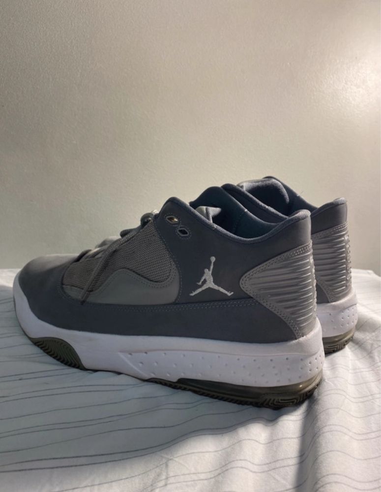 Jordan Max Aura 2 Cool Grey