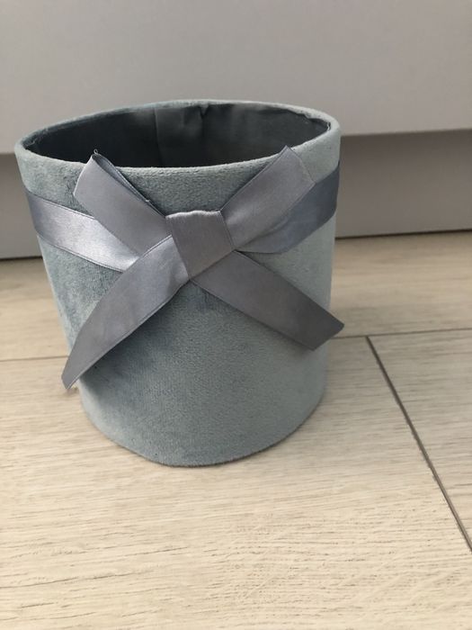 Pudelko, oslonka, pojemnik wystroj