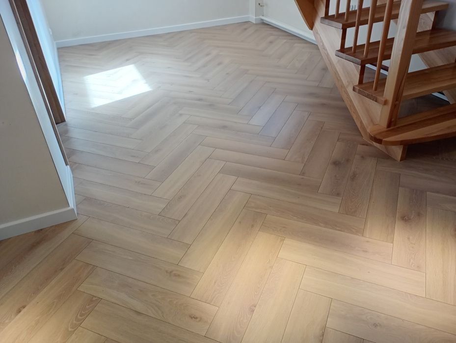 Montaż paneli podłogowych