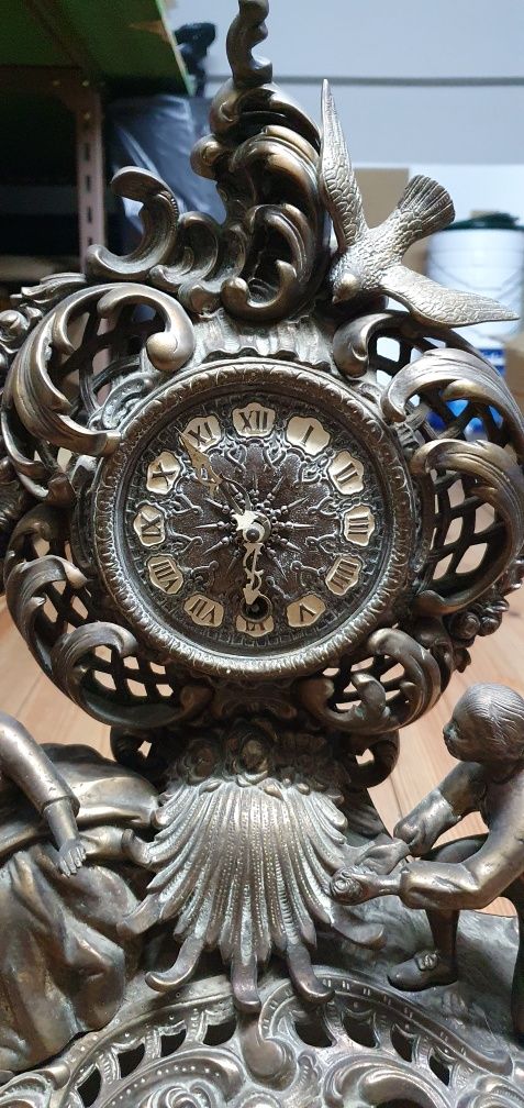 Relógio de mesa de bronze