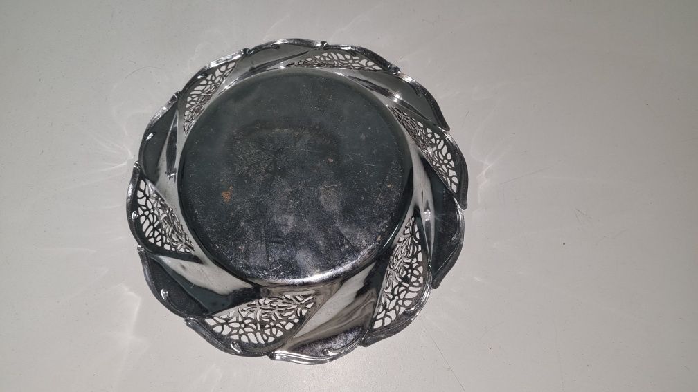 Tigela de inox sem uso