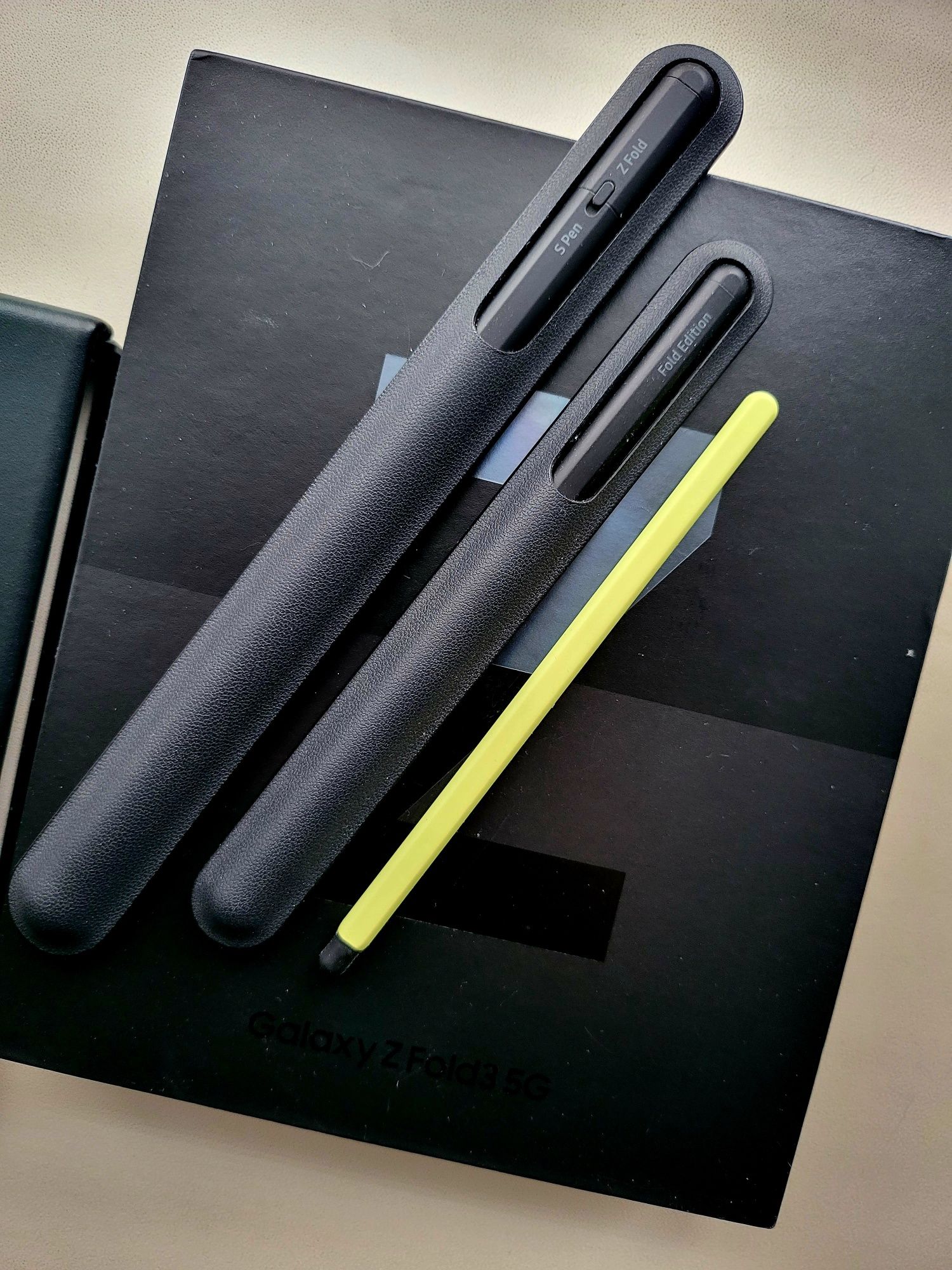 Samsung Galaxy Fold 3 12/256 Black s pen pro leather