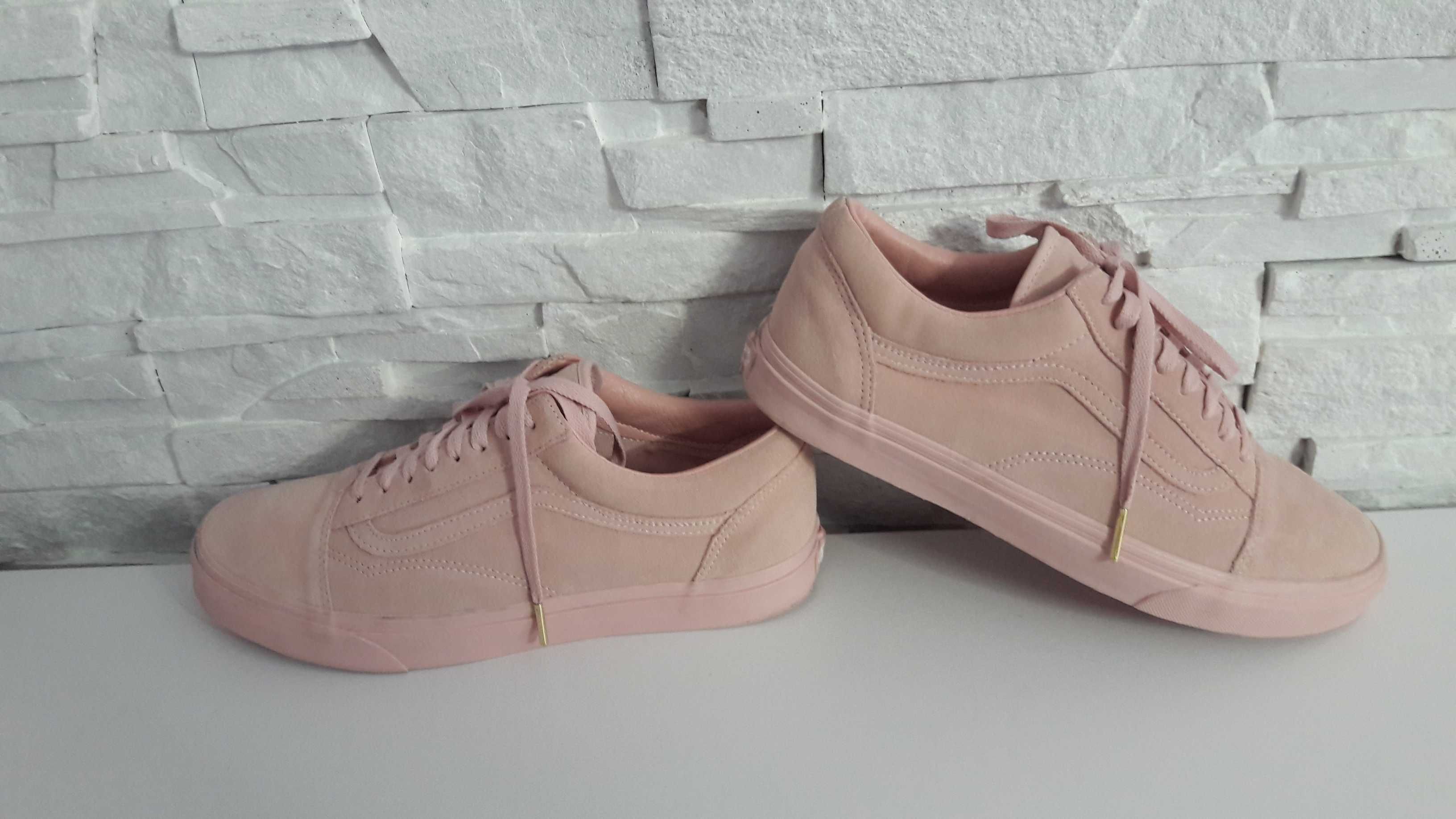 Buty VANS roz.44,5 wkł.29 cm.