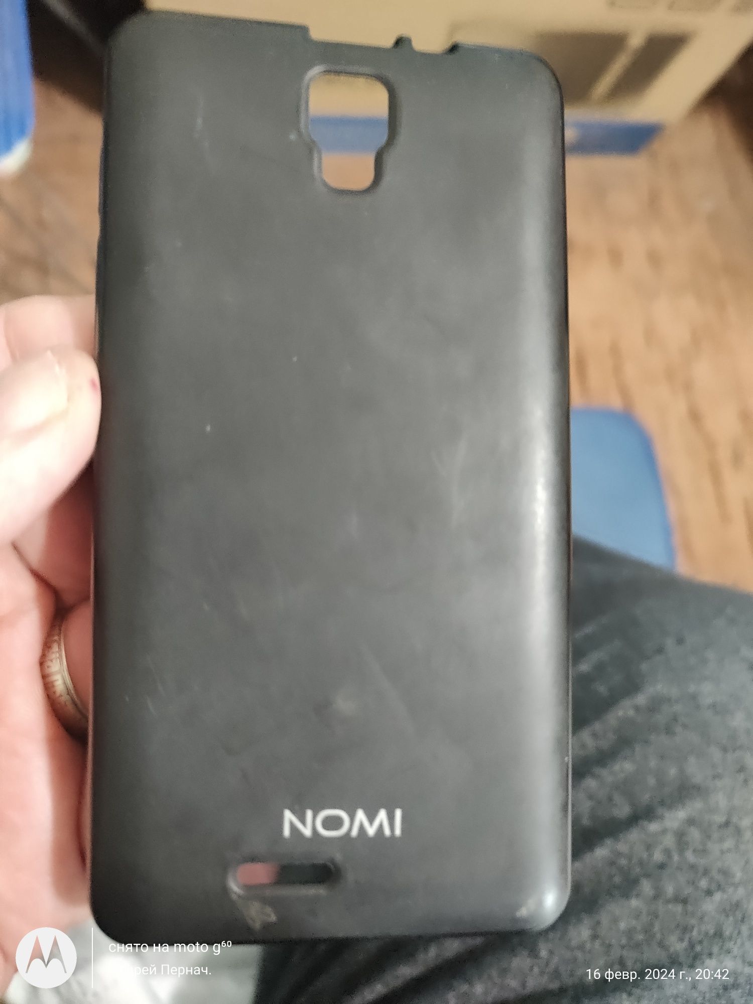 Смартфон NOMI i4510 на перепрошивку или запчасти.