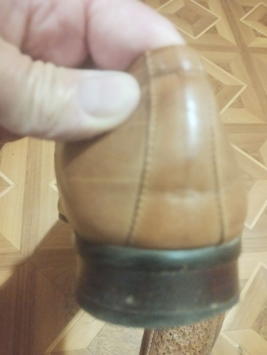 Мужскі кожані туфли перфарація коричневий колір 45 розміру