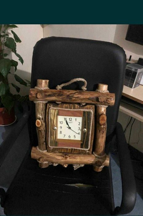 Стиль дерево годинник часи як ручний орнамент