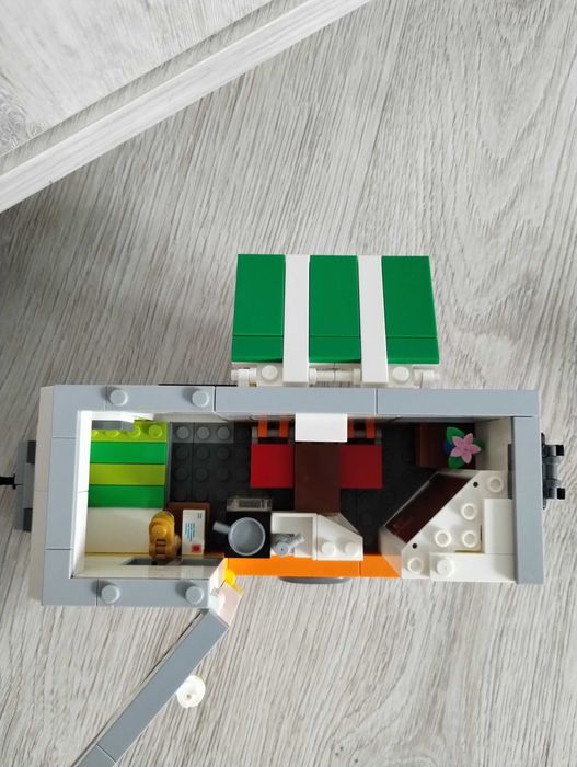 LEGO 31108 Creator 3w1 - Wakacyjny kemping z rodziną