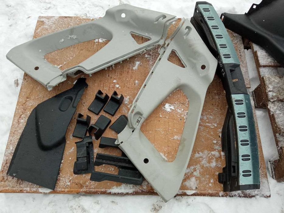 Обшивка багажника пластик Nissan Qashqai J10 08-14 є все