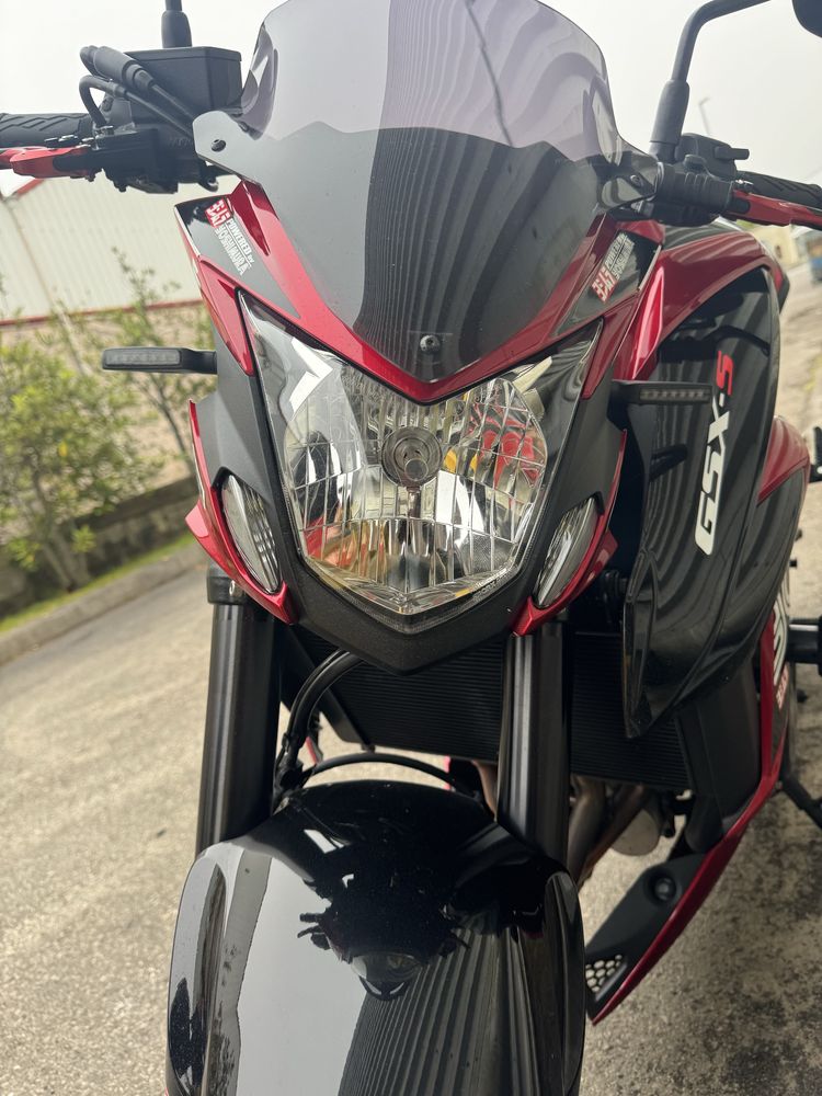 Suzuki Gsx-s750  yoshimura