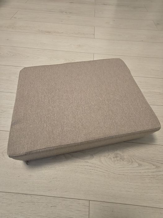 Подушки садові, на піддони, диван.