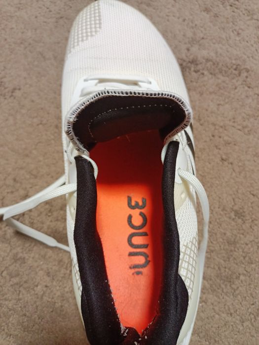 Продам красовки Adidas