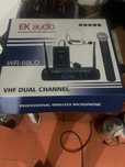 2 microfones vhf EK Audio