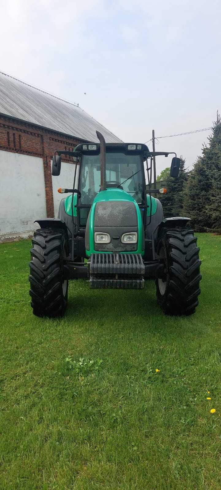 Ciągnik Valtra T150