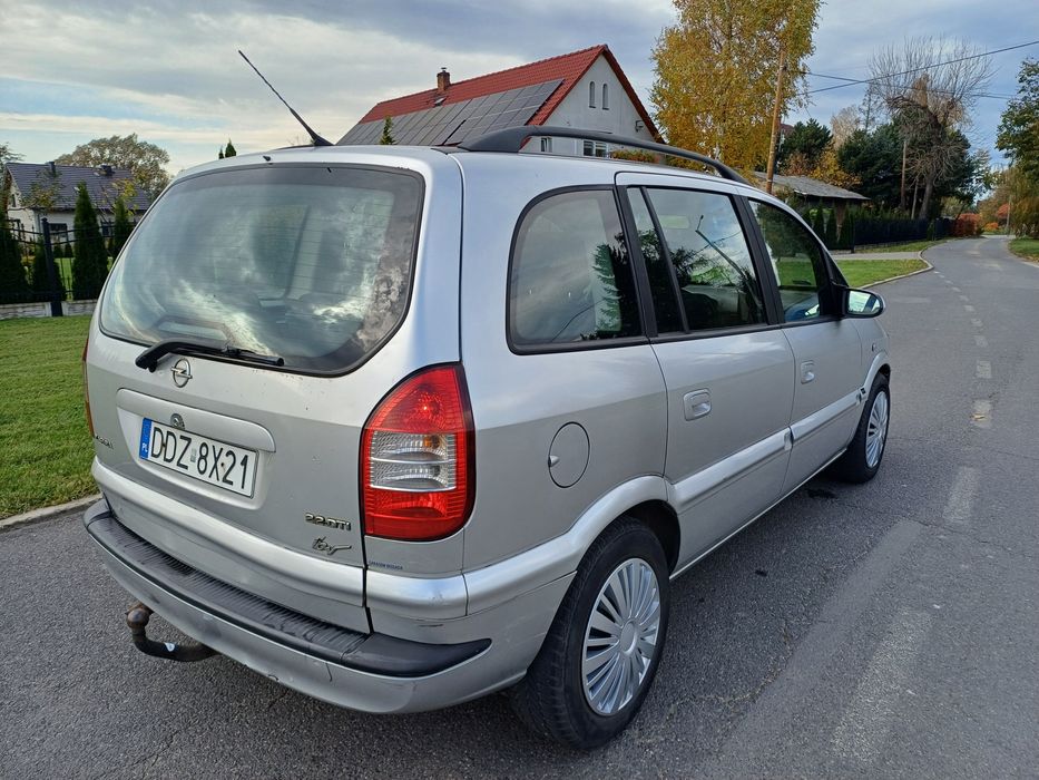 Ładny Opel Zafira 2005r 7 foteli  super stan