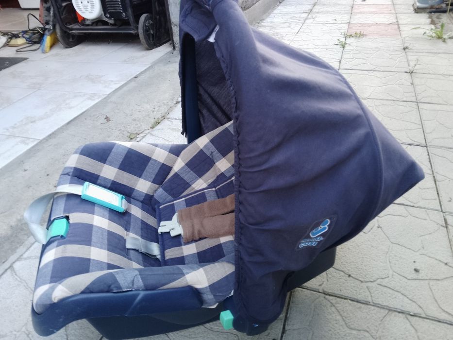 Дитяче автомобільне переносне крисло