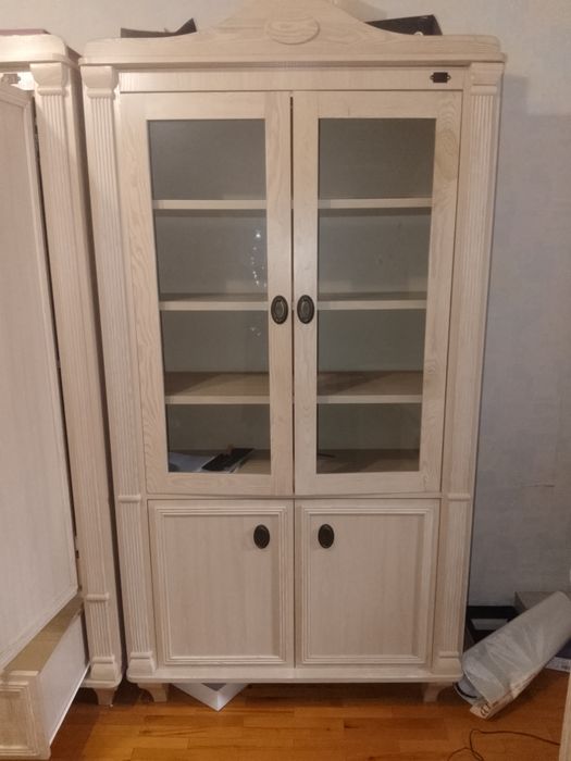 Стол письмовий та і шафа фірми VOX