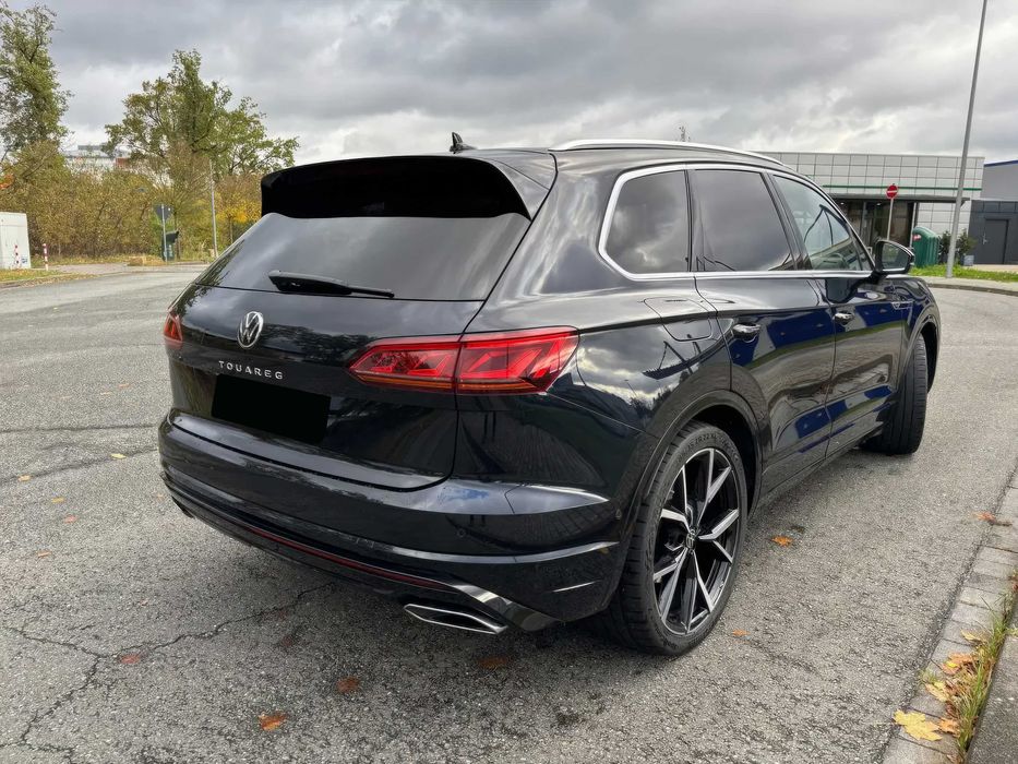 Volkswagen Touareg      2022