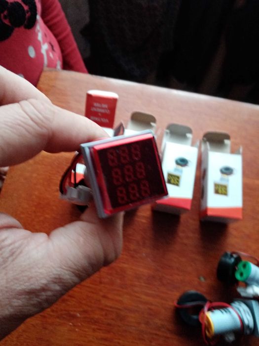 Вольтметр — амперметр — частотомір.