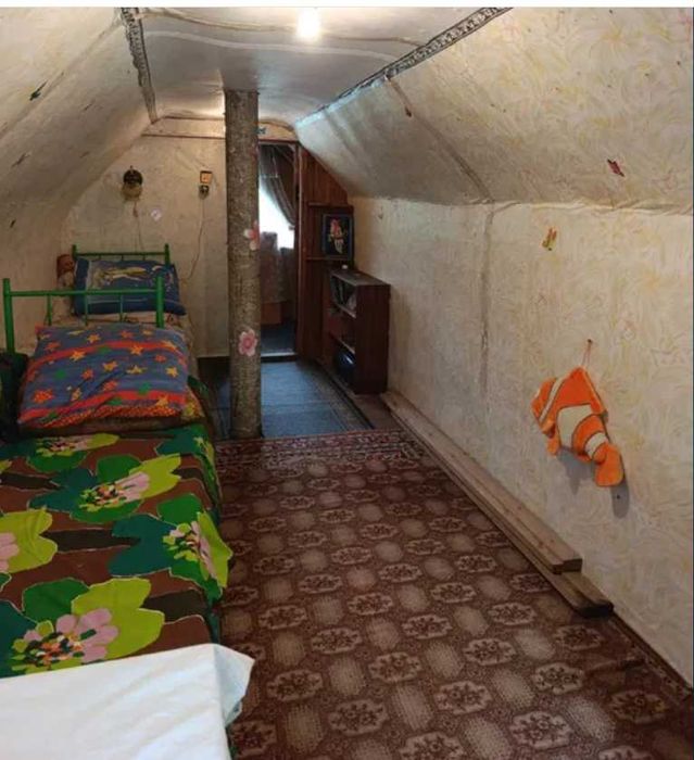 Продам дом -дачу в Высоком. Участок 10 соток .Печное отопление TB