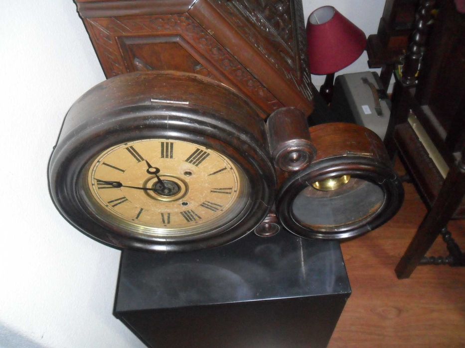 Relógio antigo de 1877 a funcionar