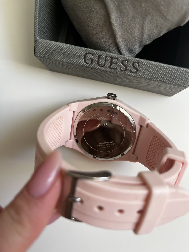 женские часы Guess