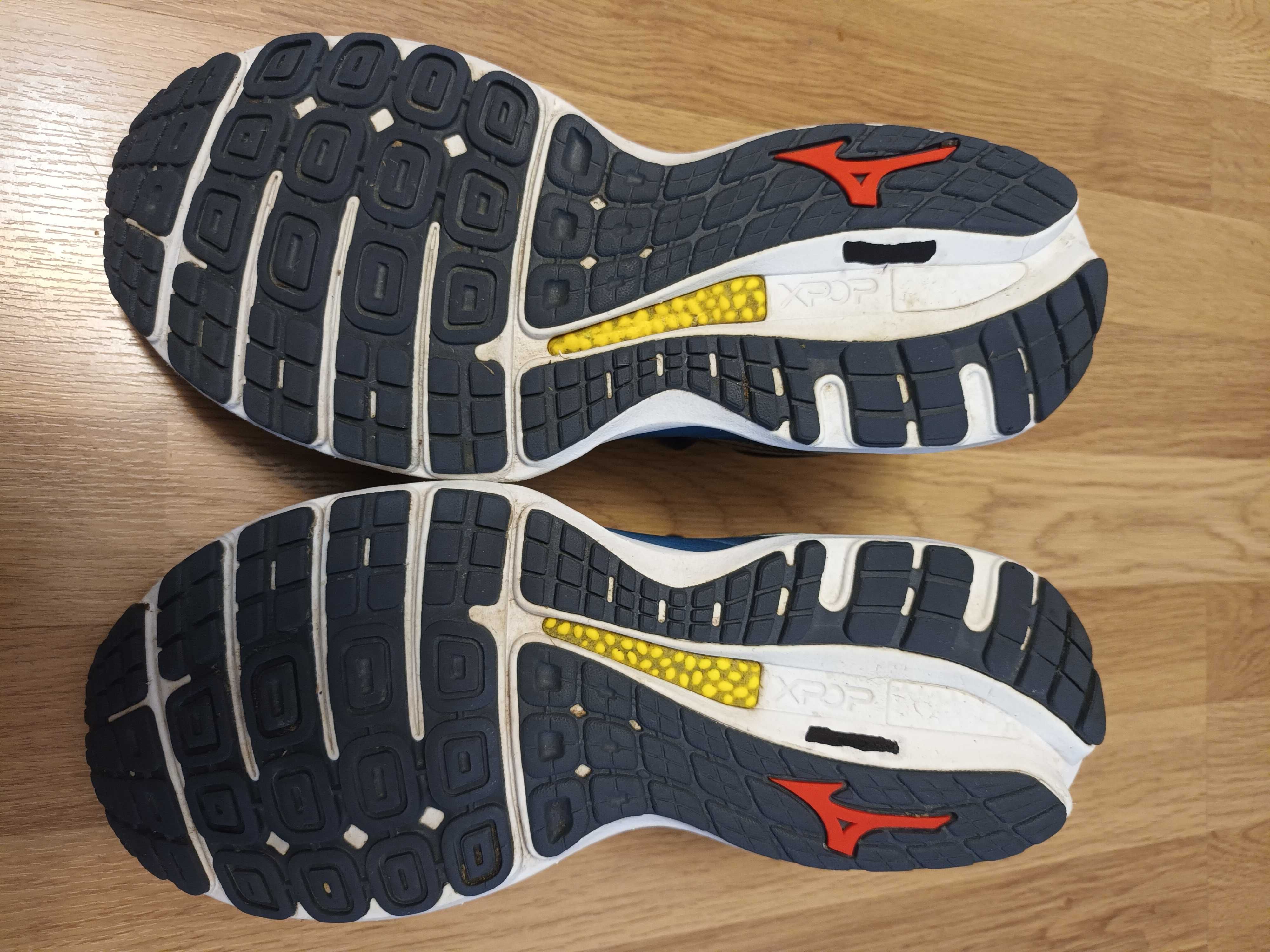 Кроссовки Mizuno wave sky 04