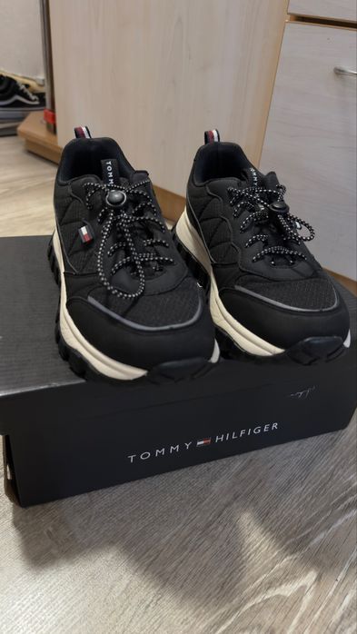 Кросівки,снікерси Tommy Hilfiger
